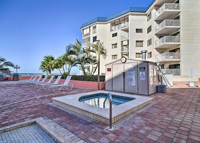 Steps To Beach, Pool Access: Indian Shores * Clearwater Beach