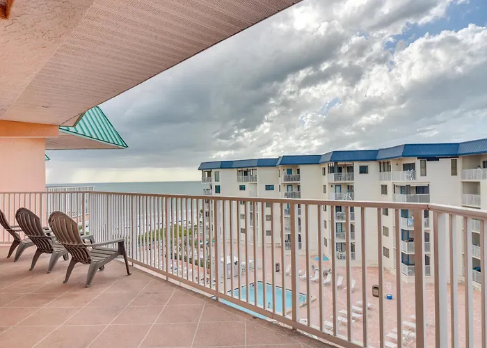 Steps To Beach, Pool Access: Indian Shores Holiday home Clearwater Beach