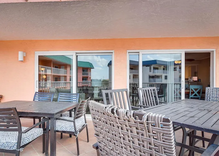 Holiday home Steps To Beach, Pool Access: Indian Shores Clearwater Beach