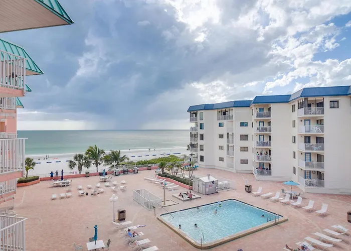 Steps To Beach, Pool Access: Indian Shores *