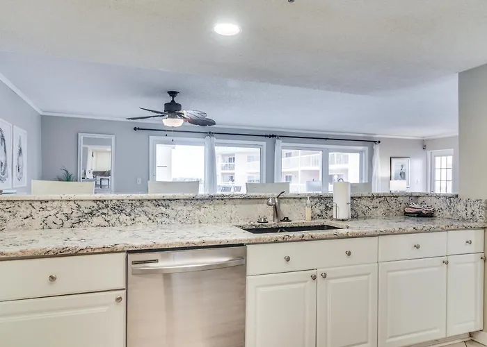 Steps To Beach, Pool Access: Indian Shores *